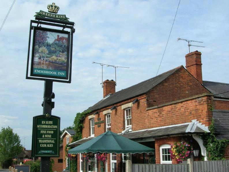 The Emmbrook Inn Hotel Wokingham Exterior photo