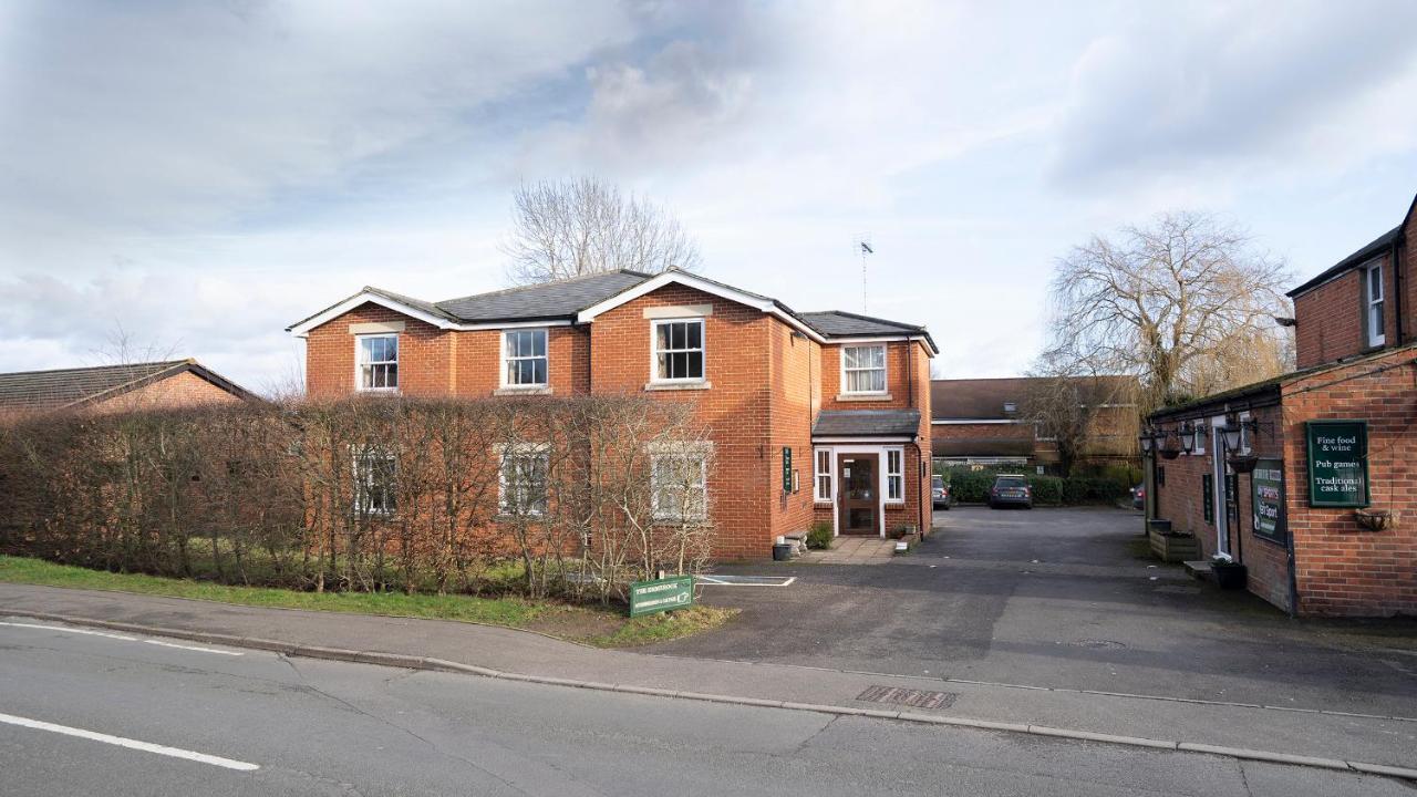 The Emmbrook Inn Hotel Wokingham Exterior photo