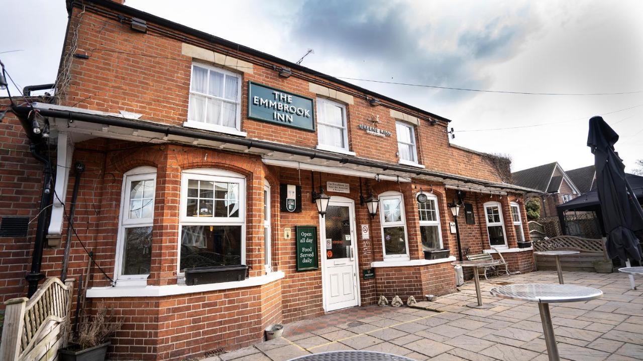 The Emmbrook Inn Hotel Wokingham Exterior photo